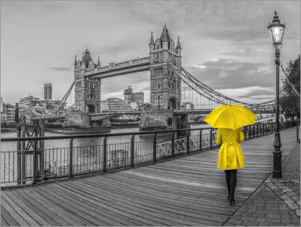 Acrylic print  A woman in yellow, London - Assaf Frank